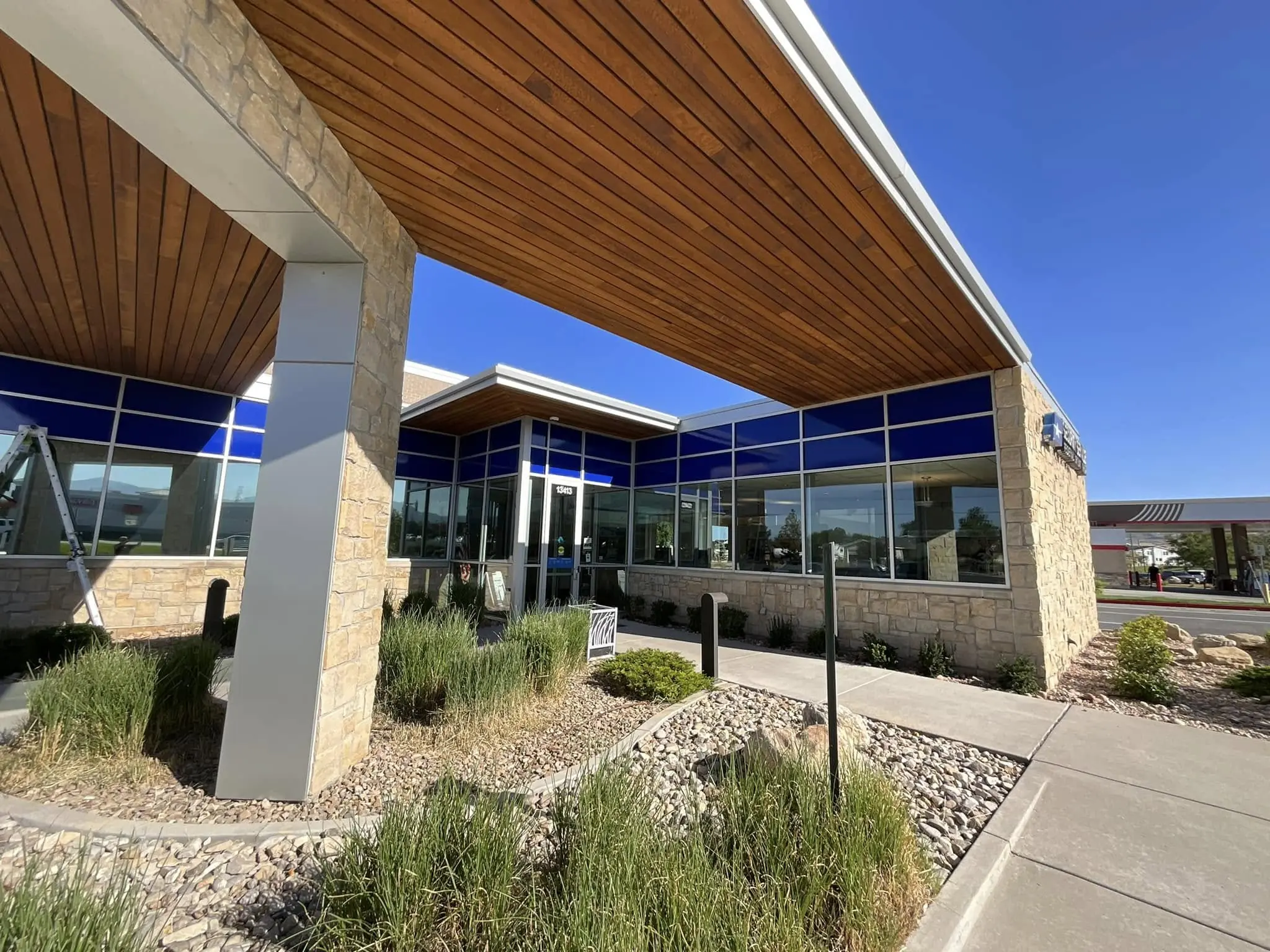Commercial office exterior window tint
